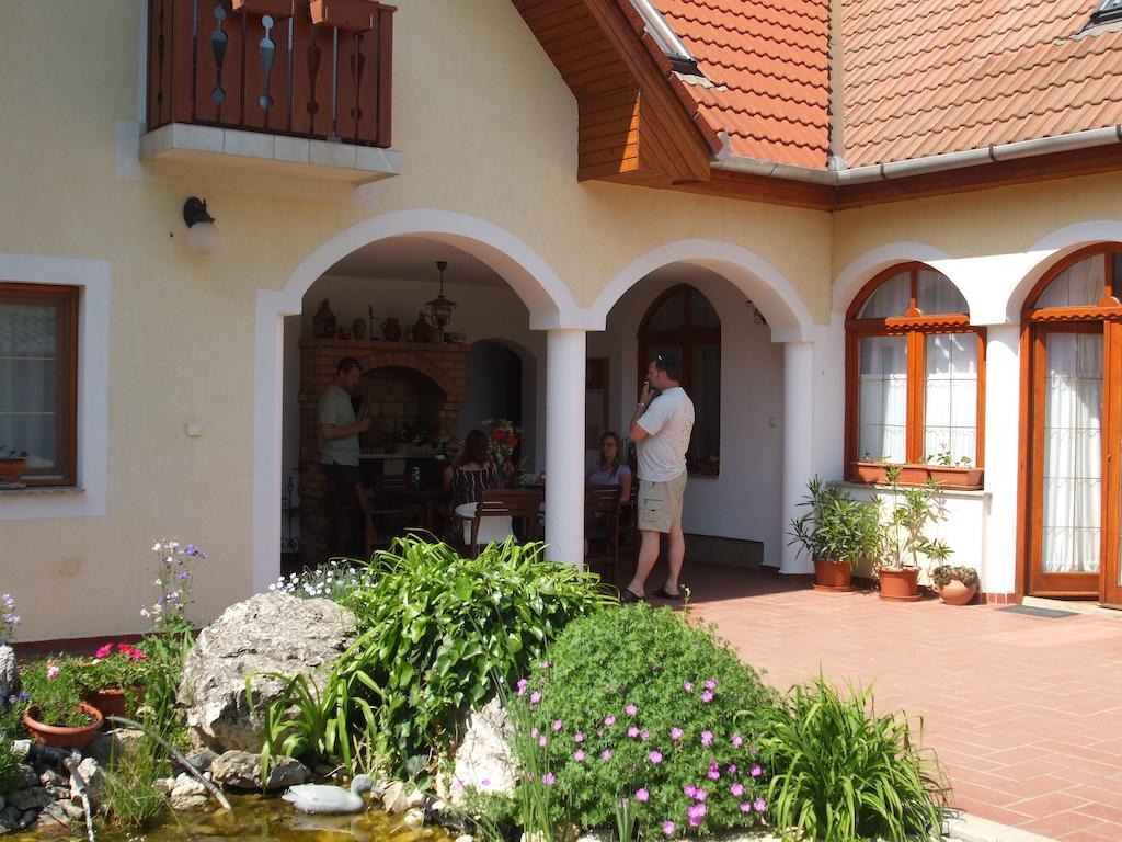 Vamosi Vendeghaz Apartment Nemesvámos Стая снимка
